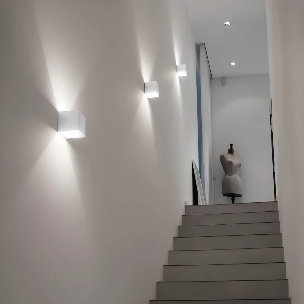 Tiveario Home™ Adjustable Wall Light